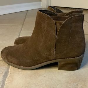 EUC Bass Suede Brown Leather Booties Sz 8.5 Stacked Wood Block Heel
